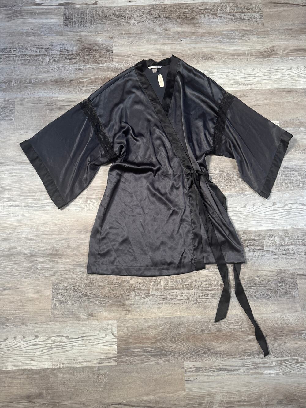 NWT Victoria's Secret Satin Kimono Robe Lace Bell Sleeve Bridal Honeymoon M/L